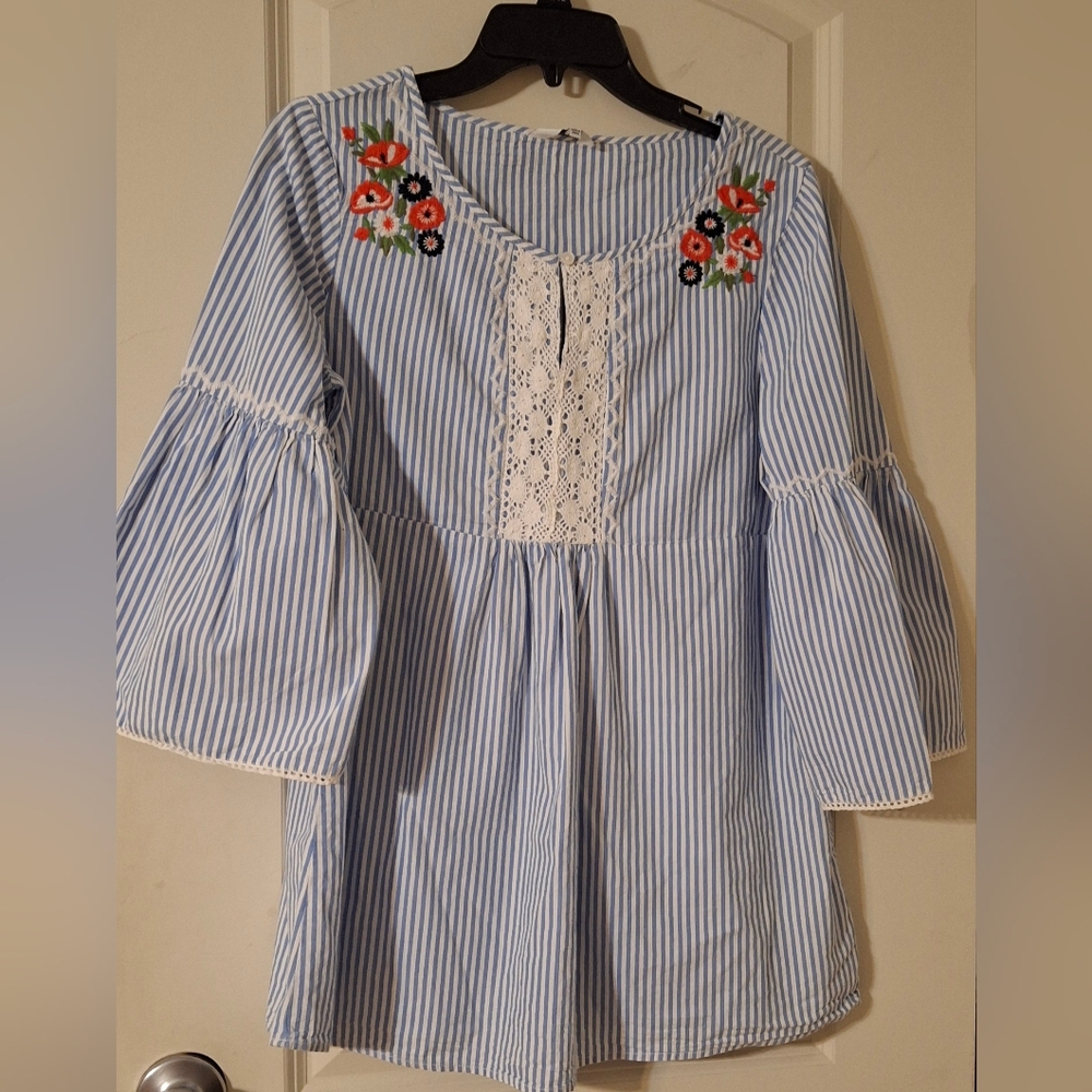 Crown & ivy medium floral embroidery lace blue and white stripe peplum top